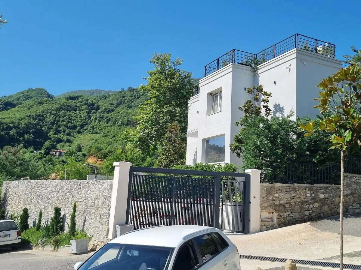 Villa Melodia Tirana 0*,  Albanie